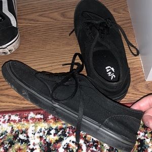 Black vans shoes